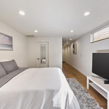 Modern Apartment Near Light Rail Seattle Esterno foto